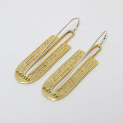 U字 モチーフ フック ピアス / 両耳用 クリップ