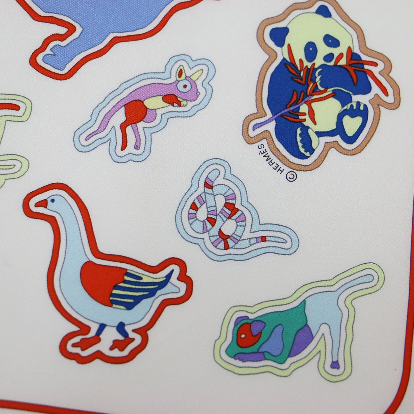 25春夏 カレ45 ガヴロッシュ キャラクテリスティック シルク スカーフ / Caracteristick Detail