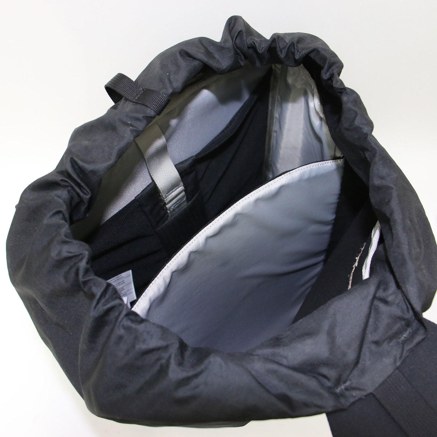 Arro 20 Bucket Bag リュック / アロー20 バケットバッグ 巾着型 ロゴ 刺繍 ナイロン