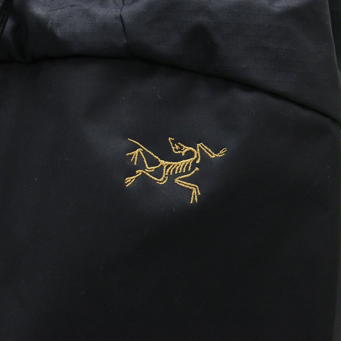 Arro 20 Bucket Bag リュック / アロー20 バケットバッグ 巾着型 ロゴ 刺繍 ナイロン