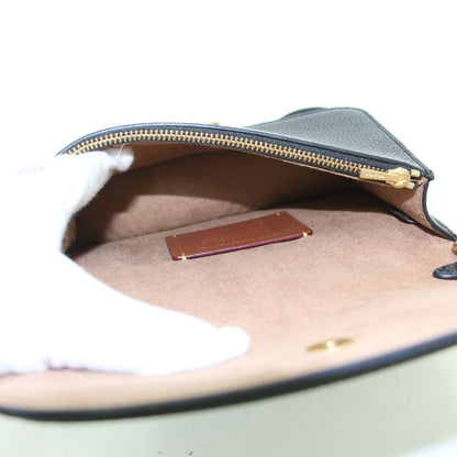 レガシー チェーン クロスボディ バッグ / ショルダーバッグ 肩掛け ロゴ レザー