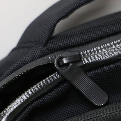 シャトル デイパック スリム / Shuttle Series バックパック リュック ビジネスバック 背面パネル ロゴ