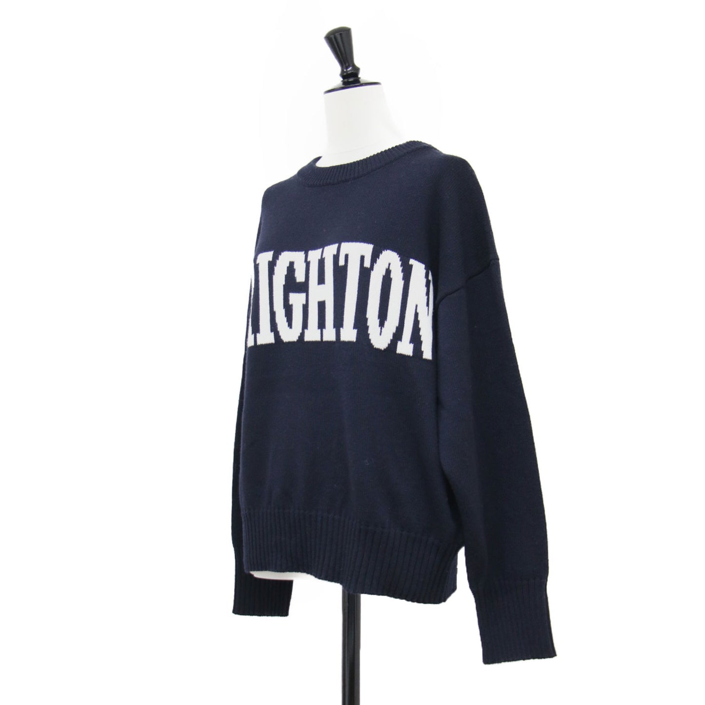 23秋冬 ロゴ ニット プルオーバー ニット ウォッシャブル / プルオーバー クルーネック ドロップショルダー 長袖 ミドルゲージ ウール