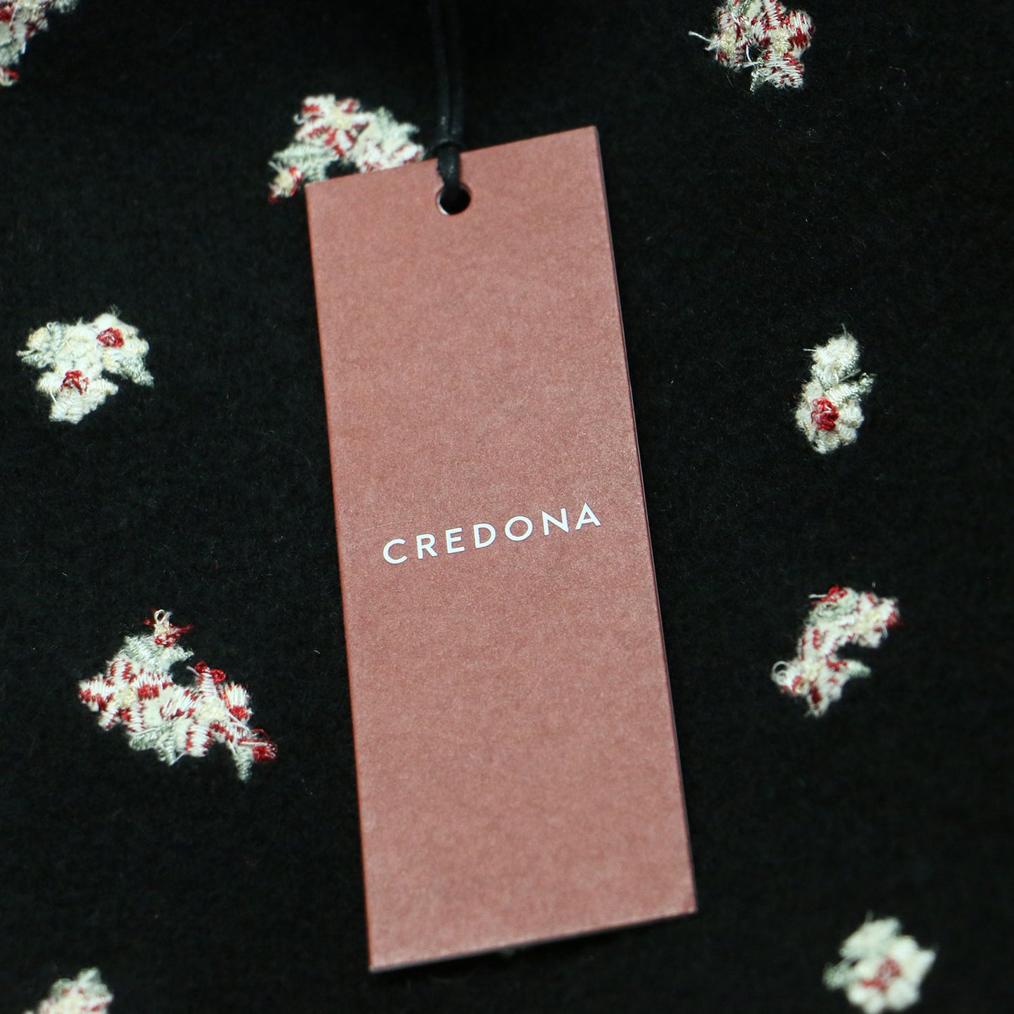 25秋冬 ウールブレンド ブークレ フラワー 刺繍 ニット ジャケット / FLOWER EMBROIDERY KNIT JACKET ボレロ 長袖 コンパクト