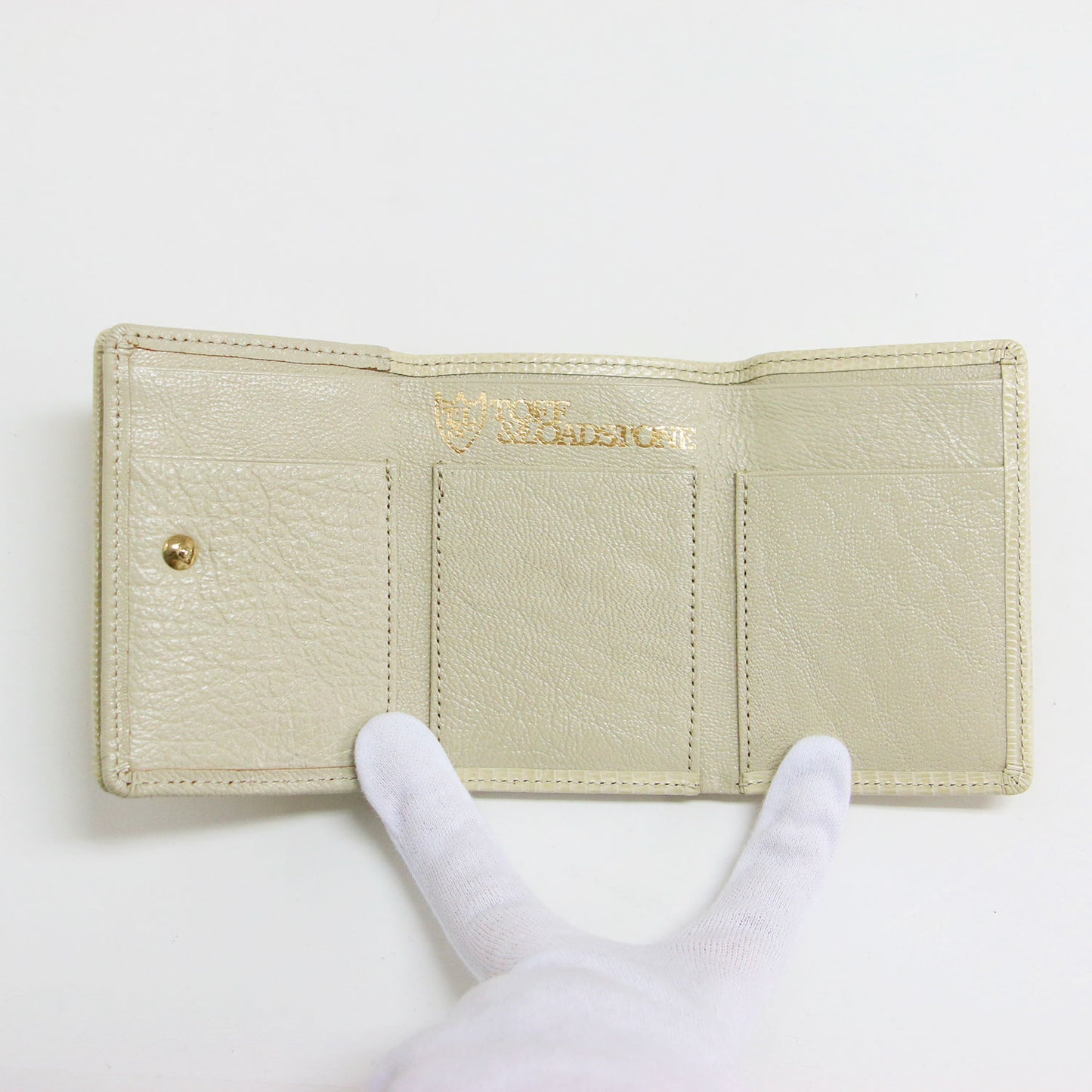 型押しレザー 三つ折り 財布 / ウォレット ミニ 金具 本革