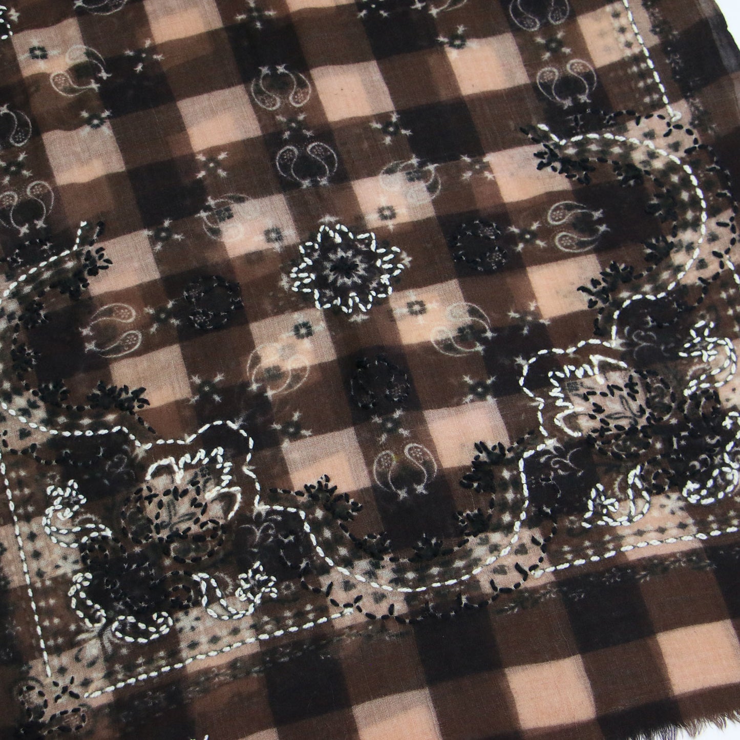 25秋冬 ギンガムチェック ウールストール / GINGHAM WOOL STOLE スカーフ 大判 バンダナ柄 アラベスク模様 フリンジ ロゴ