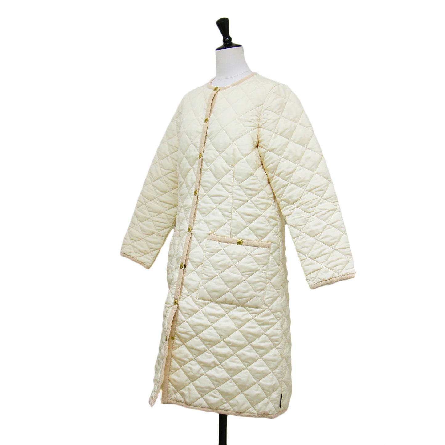 × NOLLYS 別注 アークリー ロング キルティングコート / ARKLEY LONG 長袖 ノーカラー ミディ丈 メタルボタン 撥水加工