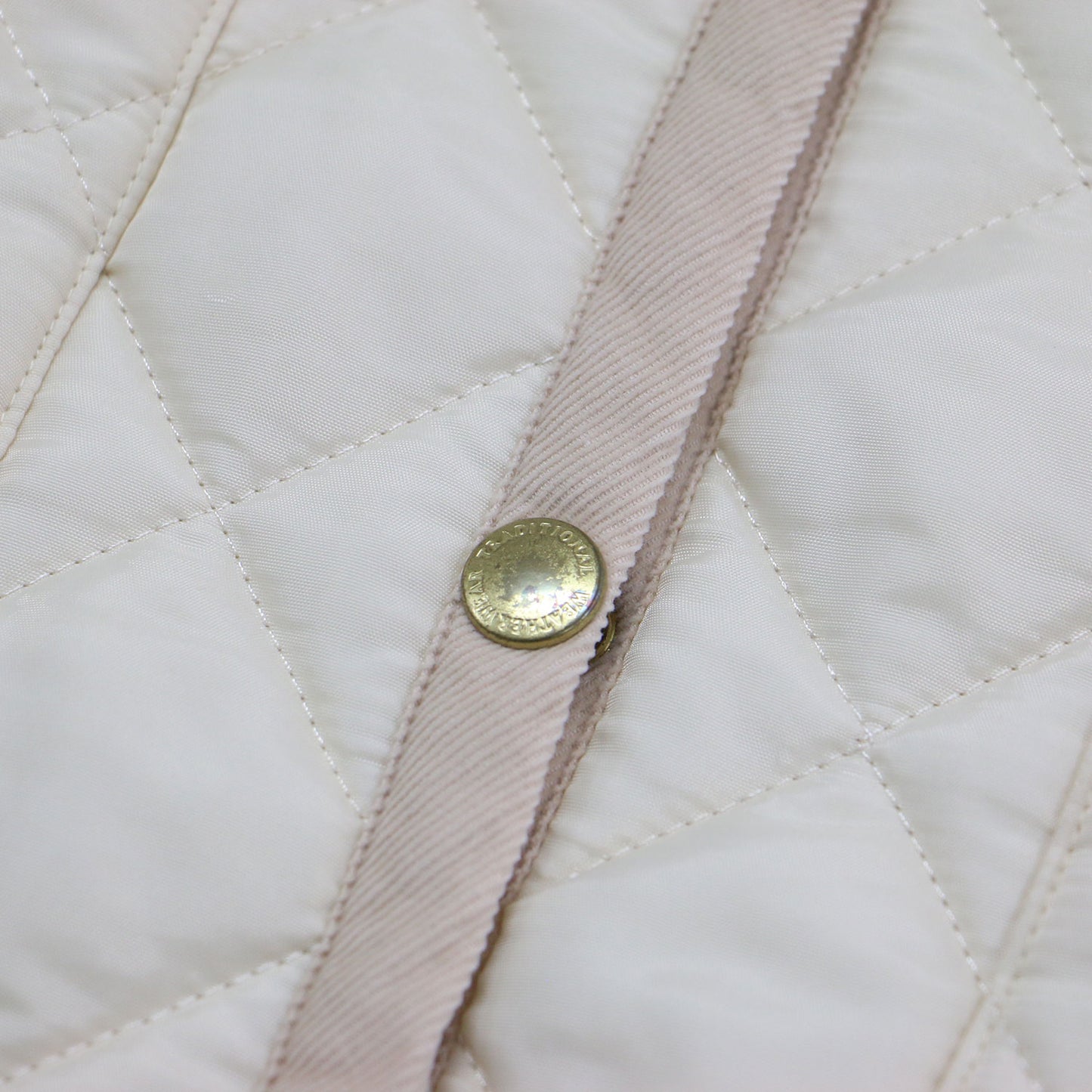 × NOLLYS 別注 アークリー ロング キルティングコート / ARKLEY LONG 長袖 ノーカラー ミディ丈 メタルボタン 撥水加工