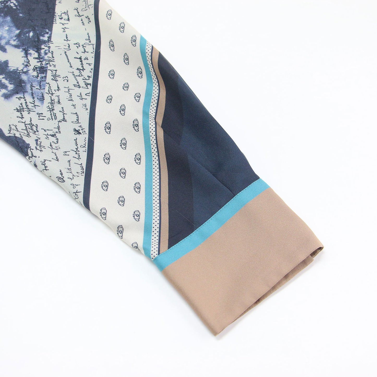 25秋冬 トラベル スカーフ スタンドカラー シャツ / Travel Scarf 長袖 比翼ボタン サテン 総柄 ウォッシャブル