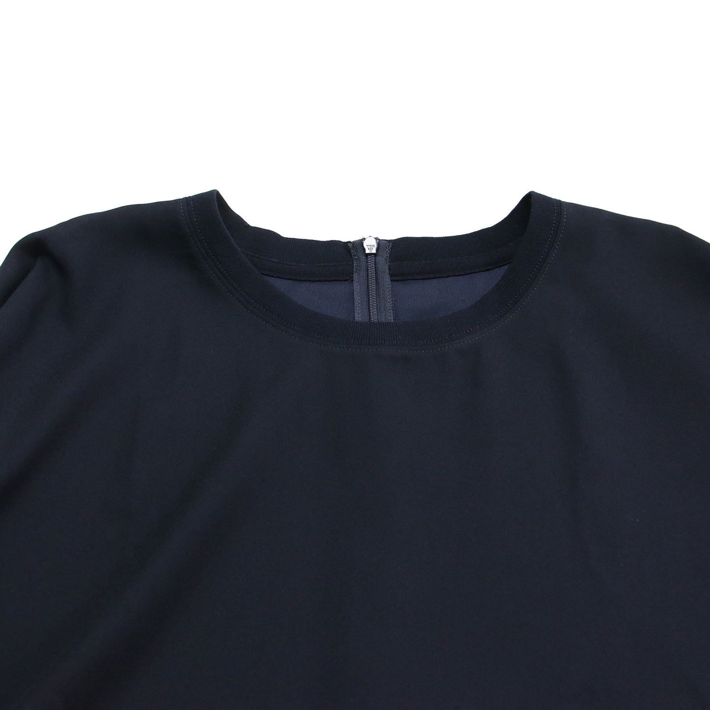 23春夏 バック サテン ラウンドヘムプルオーバー / FluidBackSatin 半袖 キャップスリーブ クルーネック ラウンドヘム Aライン ワイドシルエット