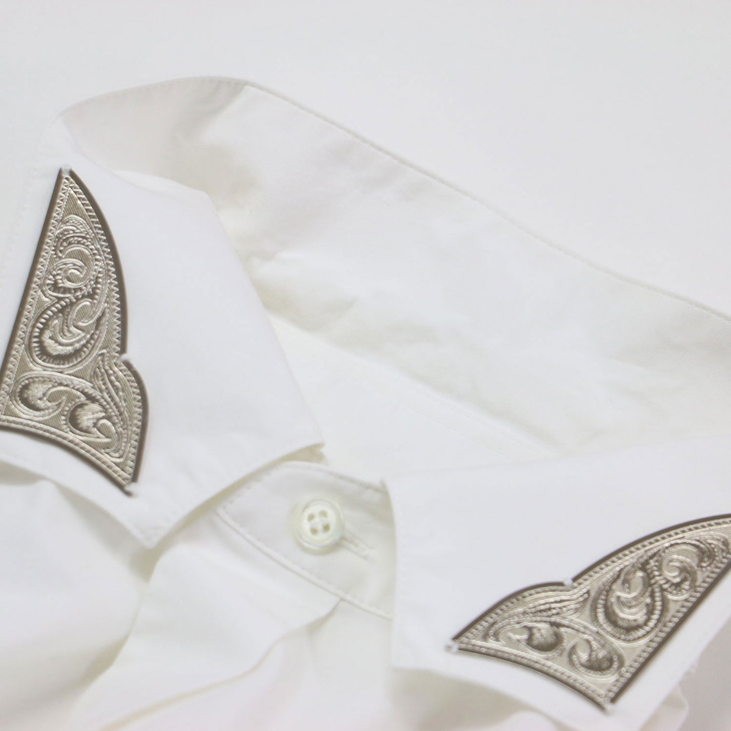 25春夏 メタル カラー シャツ / METAL COLLAR SHIRT クロップド丈 長袖 コットン