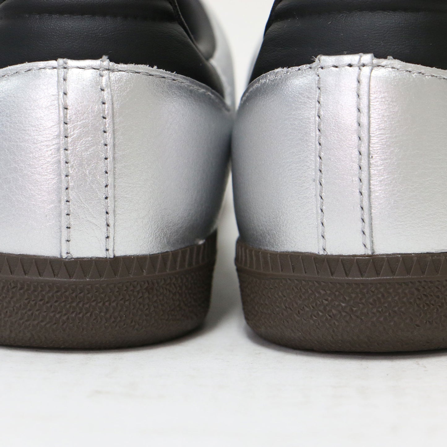 25秋冬 Samba OG Shoes / サンバ レースアップ メタリック ラウンドトゥ スニーカー