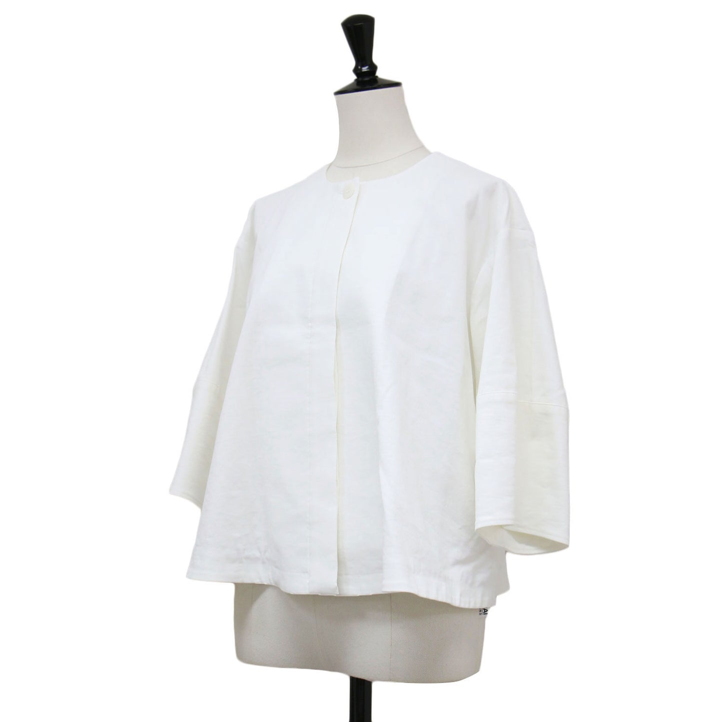 25春夏 フレア ノーカラー ジャケット / Lush Linen Khloe Jacket 羽織り ラウンドネック 九分袖 ドロップショルダー ボリュームスリーブ リネン ストレッチ