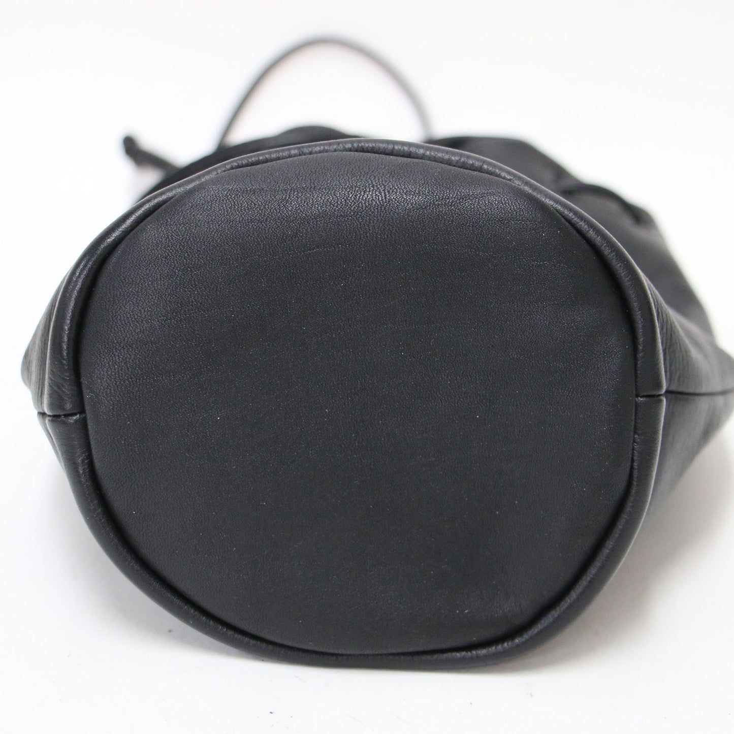 25秋冬 ドローストリング レザー ポーチ / The Drawstring Pouch ハンドバッグ ショルダー 巾着型