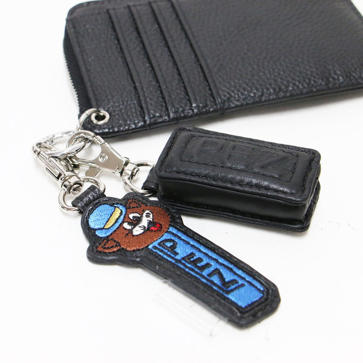 × PEZ 25秋冬 本革 フラグメントケース / 財布 コインケース カードケース チャーム付き カウレザー