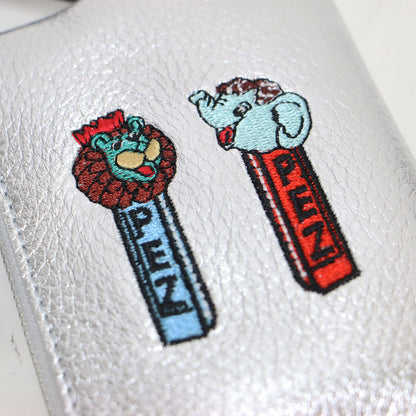 × PEZ 24秋冬 牛革 カラビナ付き パス＆キーケース / マルチケース ポーチ ZOO柄 ロゴ 刺繍 カウレザー
