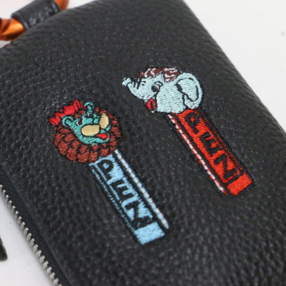 × PEZ 24秋冬 牛革 カラビナ付き パス＆キーケース / マルチケース ポーチ ZOO柄 ロゴ 刺繍 カウレザー