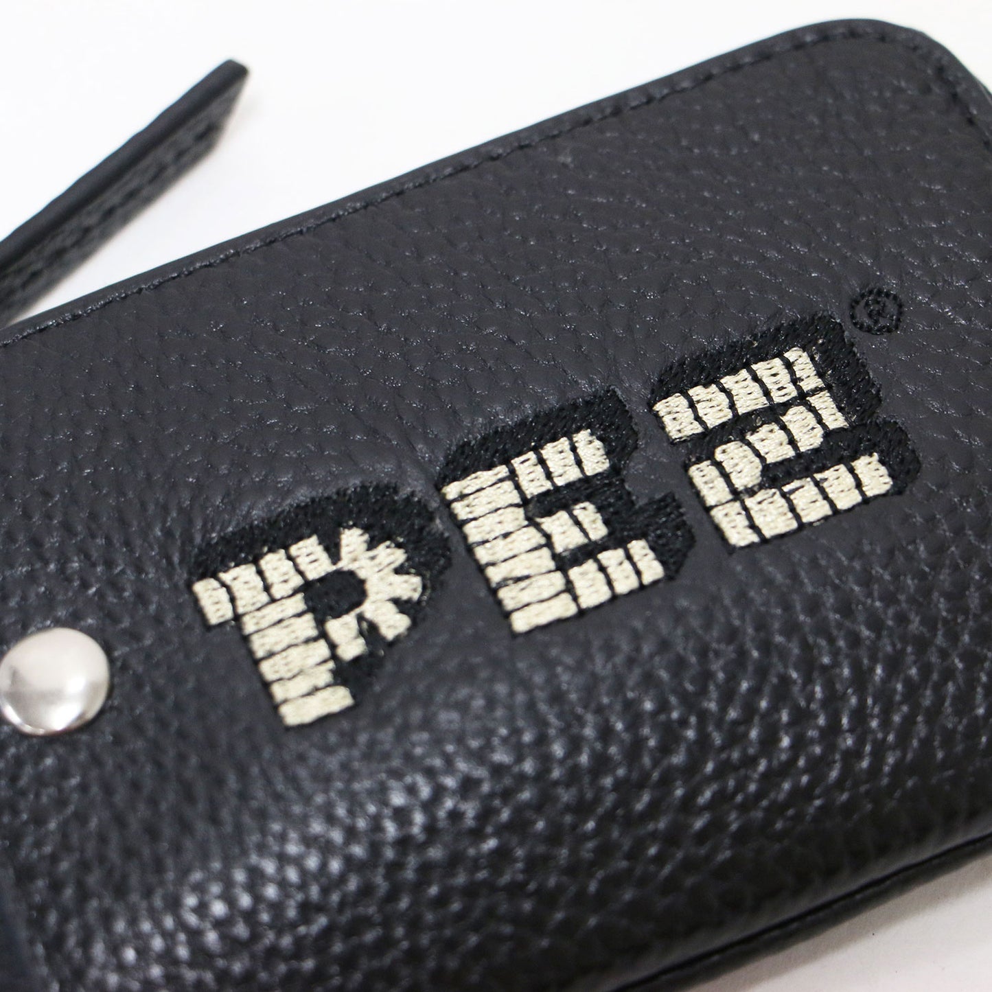 × PEZ 24秋冬 牛革 カラビナ付き パス＆キーケース / マルチケース ポーチ ZOO柄 ロゴ 刺繍 カウレザー