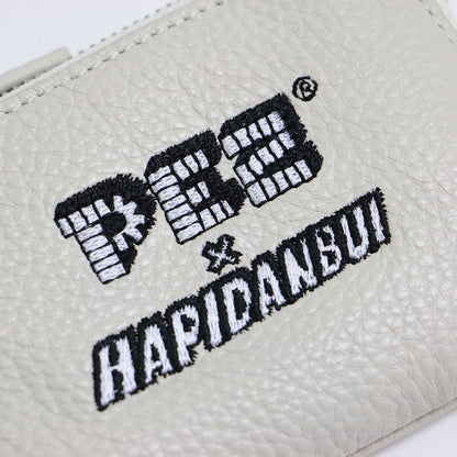 × はぴだんぶい × PEZ 25秋冬 本革 カラビナ付き パス ＆ キーケース / コインケース マルチケース 刺繍 ペッツ サンリオ