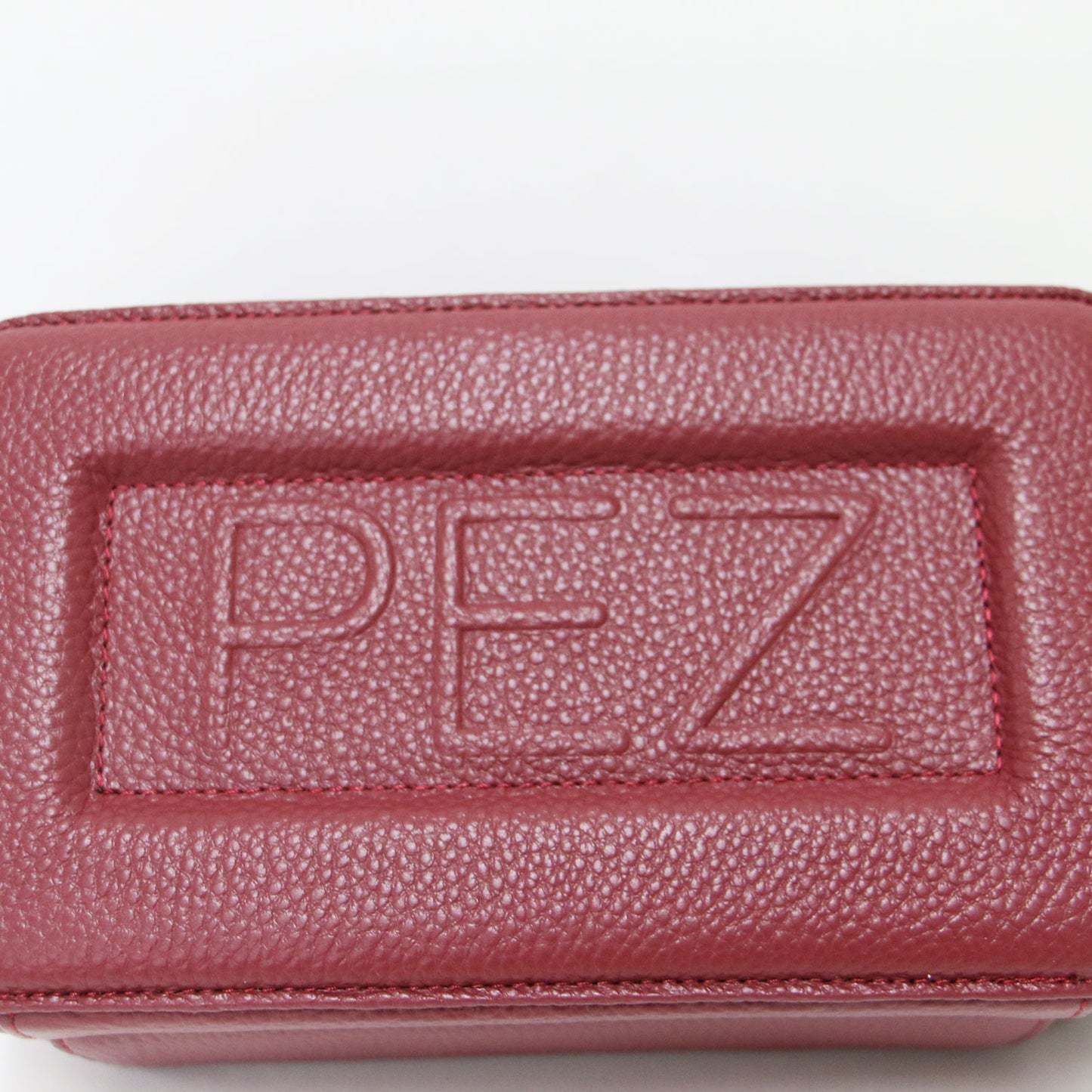 × PEZ 26春夏 本革 ウォレット & ショルダーバッグ / 財布 肩掛け 斜め掛け チャーム付 ペッツ エンボスロゴ カウレザー