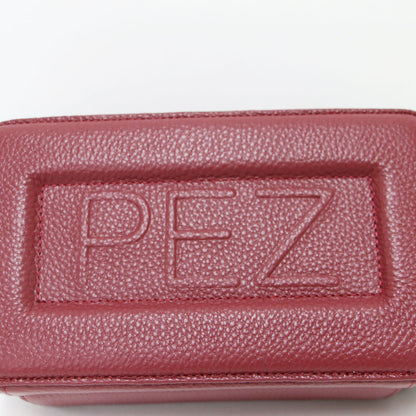 × PEZ 26春夏 本革 ウォレット & ショルダーバッグ / 財布 肩掛け 斜め掛け チャーム付 ペッツ エンボスロゴ カウレザー