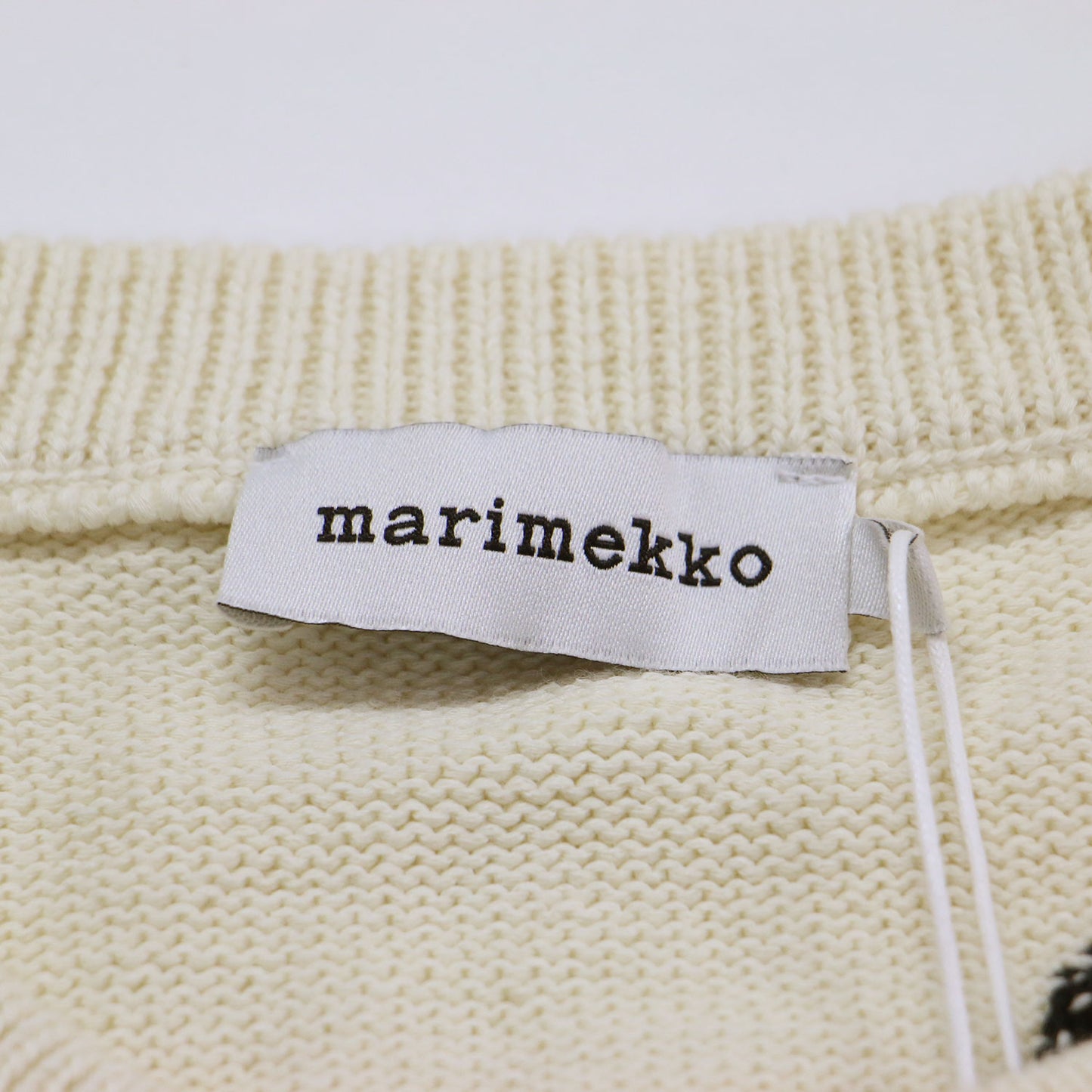 ピオネーリ ウニッコ ニットベスト / Pioneeri Unikko knitted vest ノースリーブ ショート丈 クルーネック シャクヤク 花柄 コクーンシルエット コットン