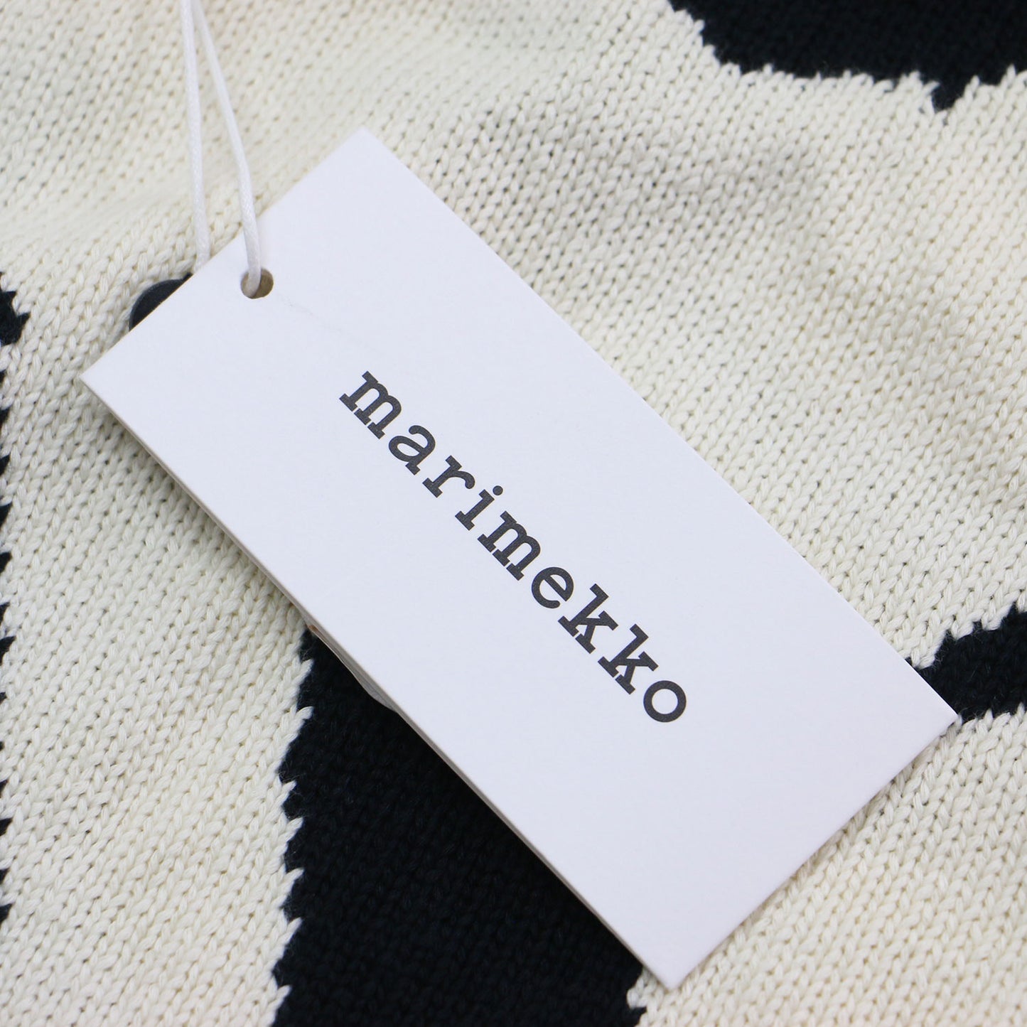 ピオネーリ ウニッコ ニットベスト / Pioneeri Unikko knitted vest ノースリーブ ショート丈 クルーネック シャクヤク 花柄 コクーンシルエット コットン