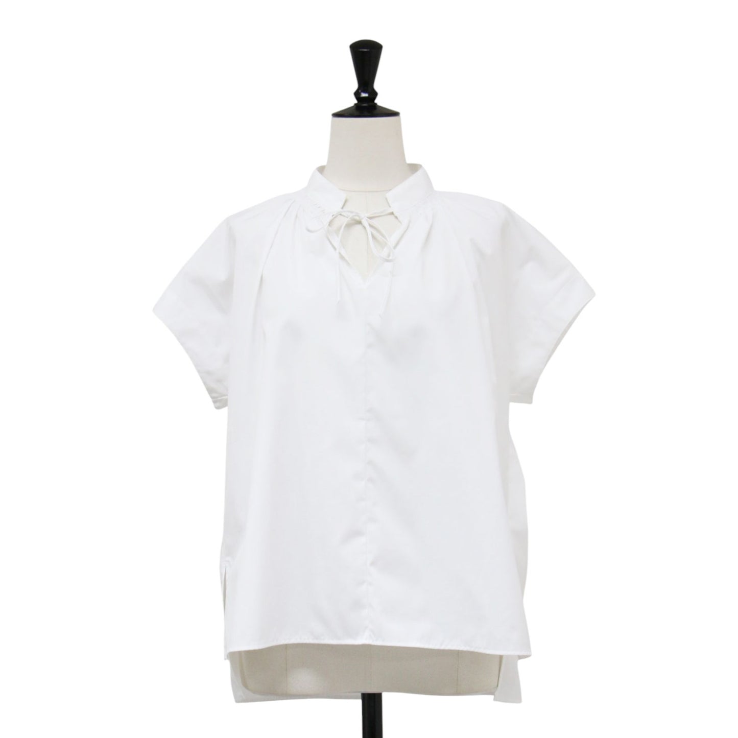 25秋冬 コットン ブラウス / Luxe Cotton Kate Blouse シャツ 半袖 バンドカラー スリットネック シャーリング Aラインシルエット コットン
