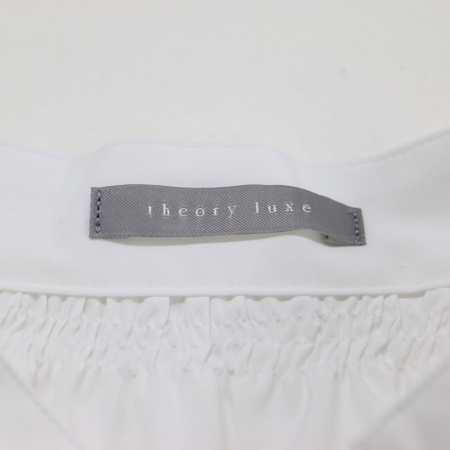 25秋冬 コットン ブラウス / Luxe Cotton Kate Blouse シャツ 半袖 バンドカラー スリットネック シャーリング Aラインシルエット コットン