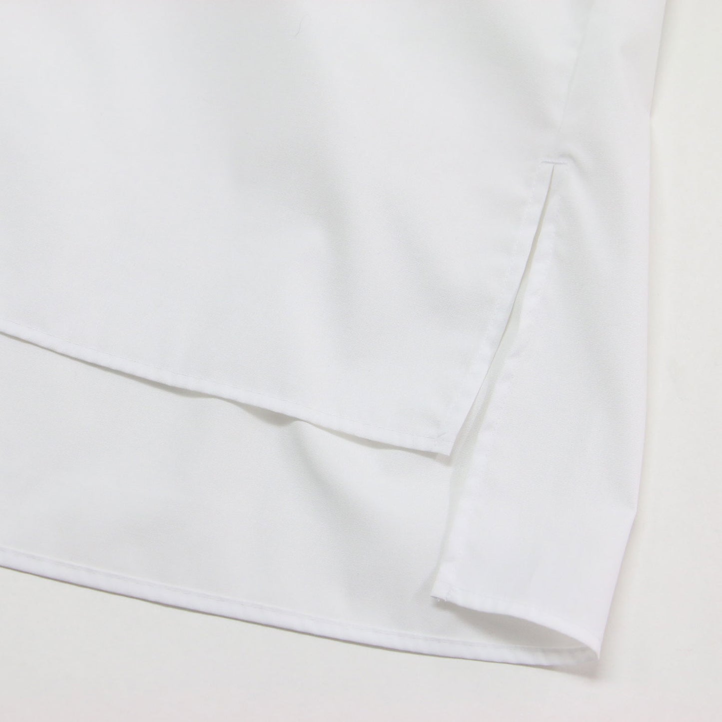 25秋冬 コットン ブラウス / Luxe Cotton Kate Blouse シャツ 半袖 バンドカラー スリットネック シャーリング Aラインシルエット コットン