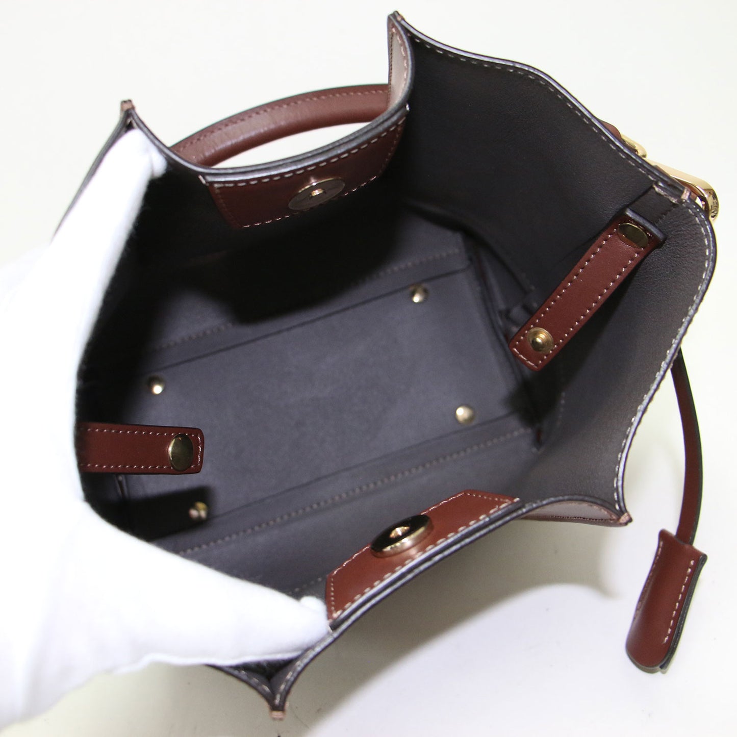 22秋冬 バケツバッグ / BUCKETS BAG COFFEE ショルダーバッグ 2way ワンドル ポーチ付き ステッチ レザー