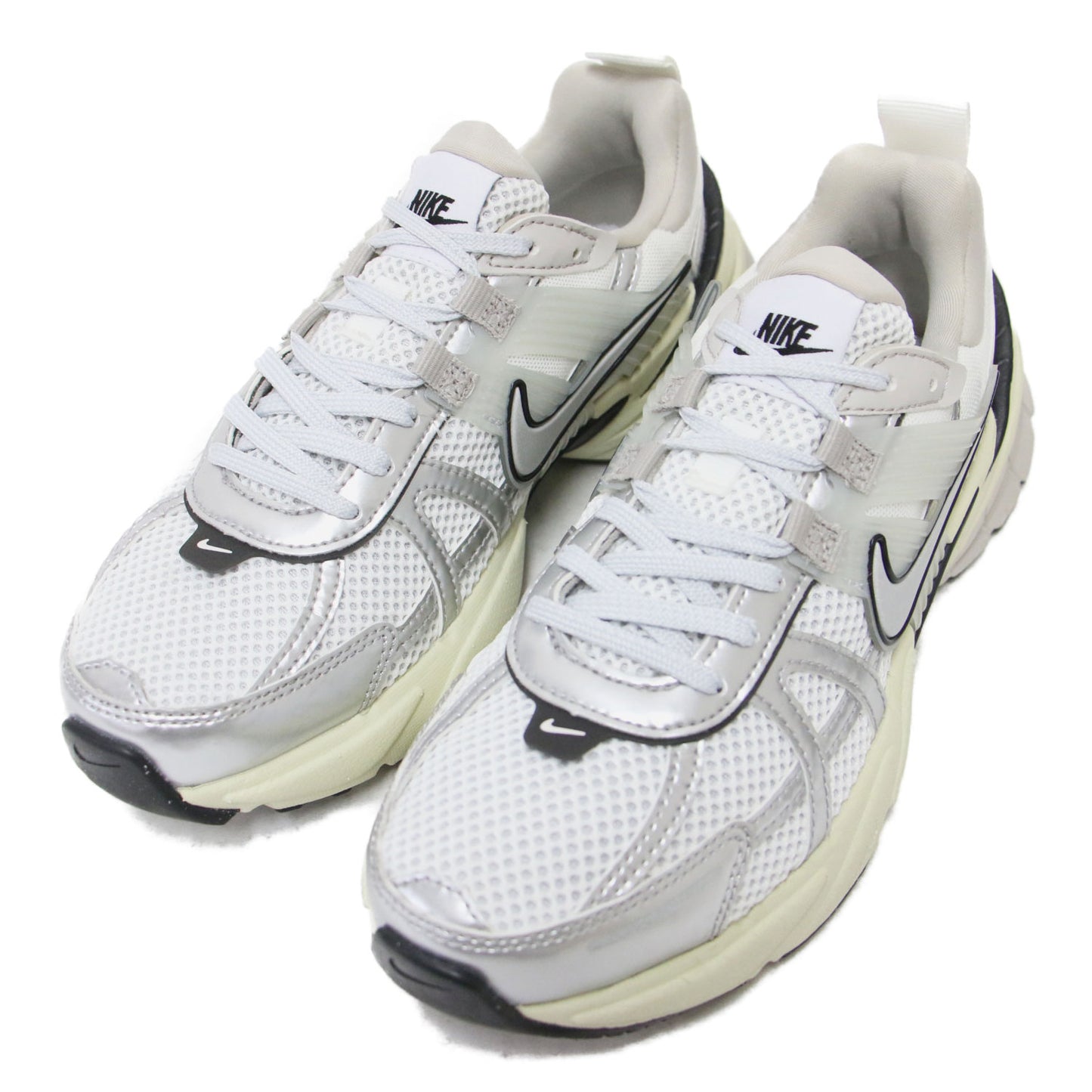 25春夏 V2K RUN FD0736 / スニーカー ボリュームソール メッシュ メタリック ローカット
