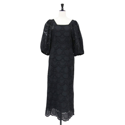 23春夏 コットン ドット ワンピース / COTTON VOILE DOT HEMLA DRESS ドレス ミモレ丈 スクエアネック 半袖 ボリュームスリーブ 凹凸 バックファスナー ウォッシャブル