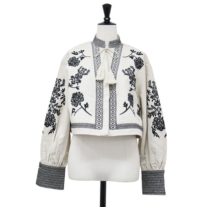 23春夏 メディヴィンテージ フラワーエンブロイダリーシャツ / MEDI VINTAGE FLOWER EMBROIDERY SHIRT プルオーバー ショート丈 厚手 キーネック 長袖 刺繍 タッセル コットン リネン ウォッシャブル