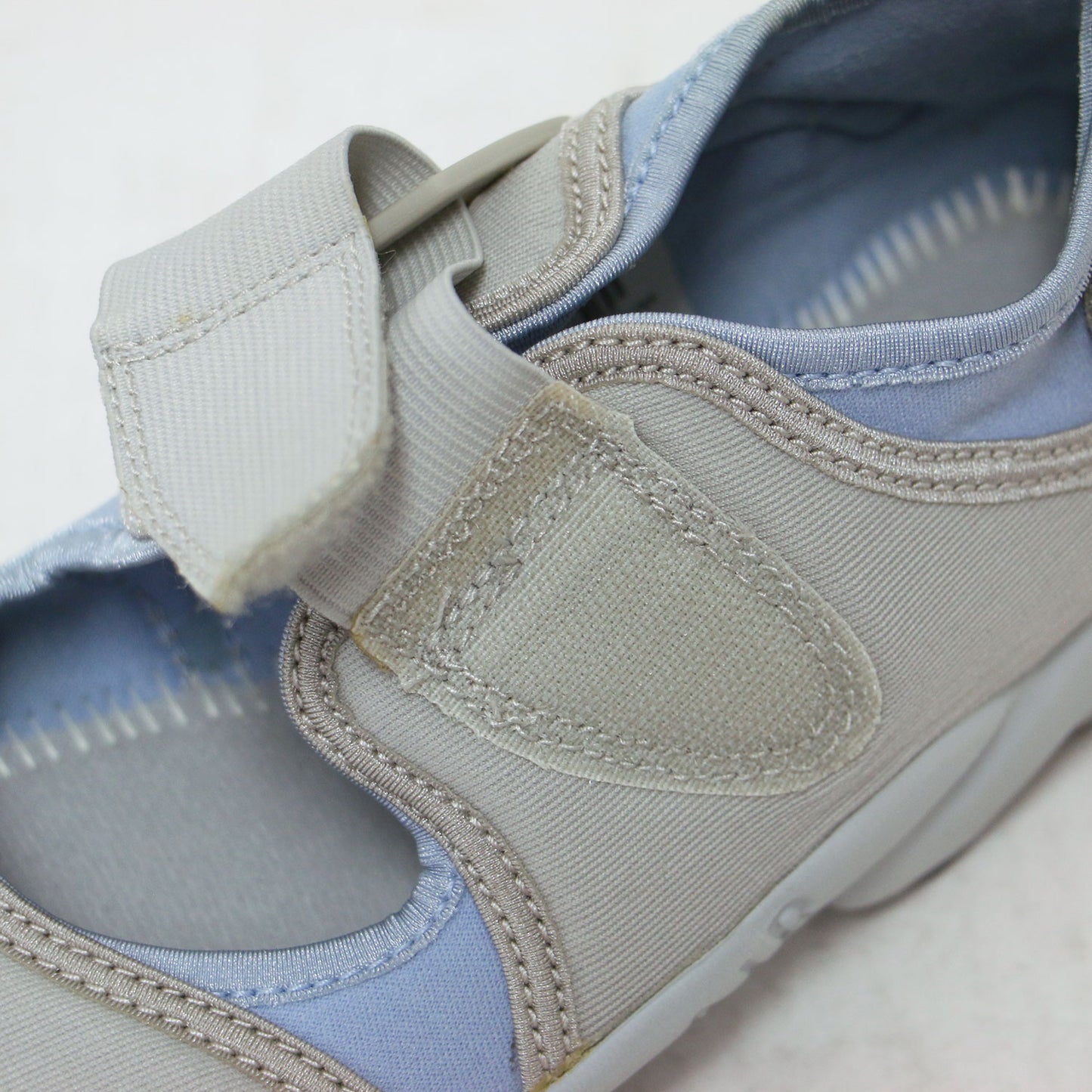 AIR RIFT B / エア リフト B ストラップ スニーカー サンダル