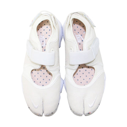 26春夏 WMNS NIKE AIR RIFT DJ4639-121 / ウェメンズ エアリフト ストラップ スニーカー サンダル