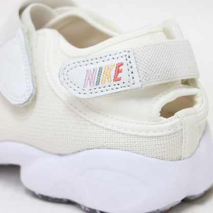 26春夏 WMNS NIKE AIR RIFT DJ4639-121 / ウェメンズ エアリフト ストラップ スニーカー サンダル