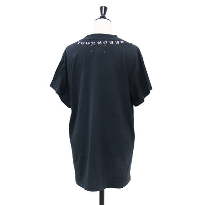 カレンダーグラフィック ロゴ 半袖Ｔシャツ S51GC0449 S22816 / カットソー ハーフスリーブ クルーネック ナンバー コットン
