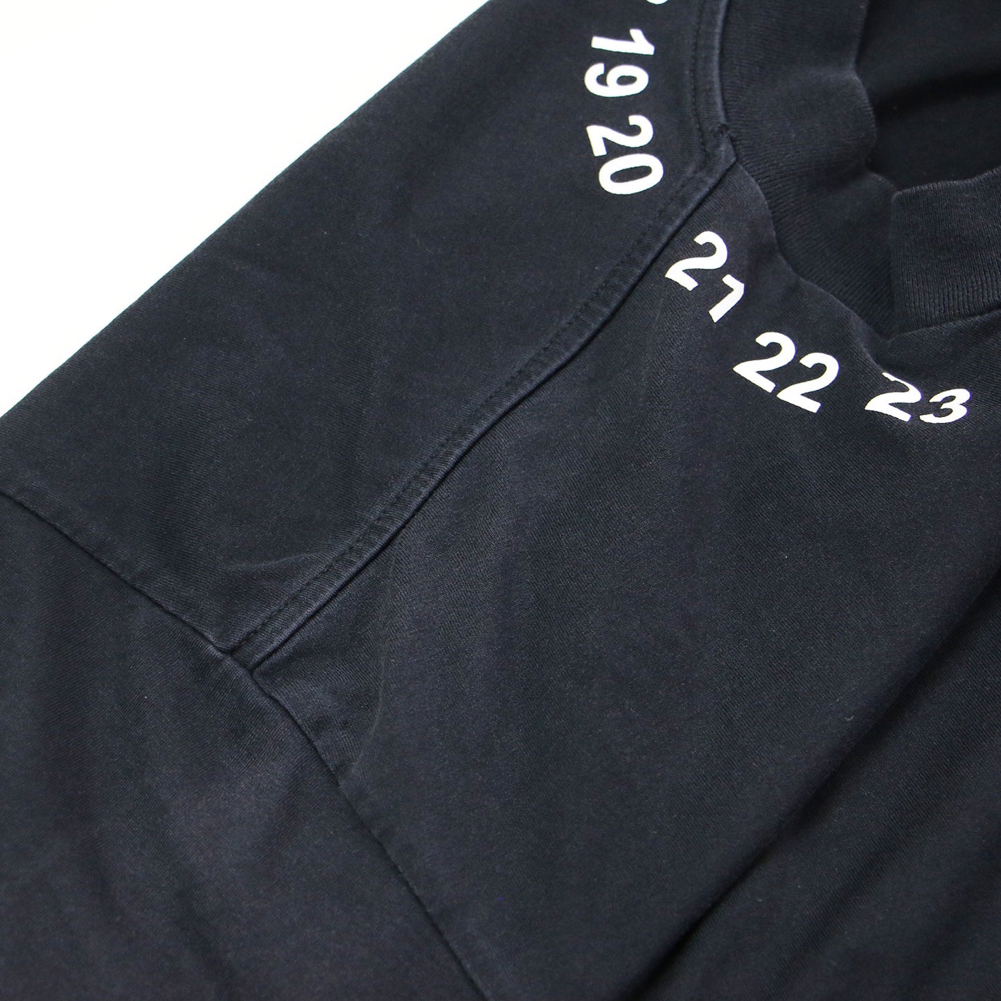 カレンダーグラフィック ロゴ 半袖Ｔシャツ S51GC0449 S22816 / カットソー ハーフスリーブ クルーネック ナンバー コットン