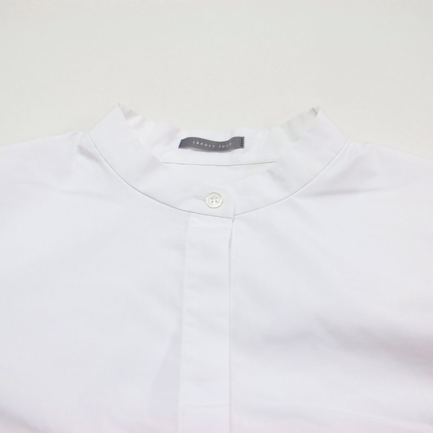 26春夏 バンドカラー 長袖 シャツ / LUXECOTTON NARVI SHIRT クルーネック バックヨーク タック 比翼ボタン ストレッチ コットン