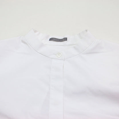 26春夏 バンドカラー 長袖 シャツ / LUXECOTTON NARVI SHIRT クルーネック バックヨーク タック 比翼ボタン ストレッチ コットン