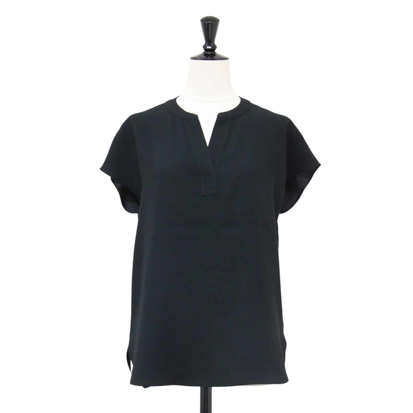 25春夏 サテンクレープ スキッパー ブラウス / SATIN CREPE EASY POPOVER プルオーバー フレンチスリーブ ノーカラー スリット