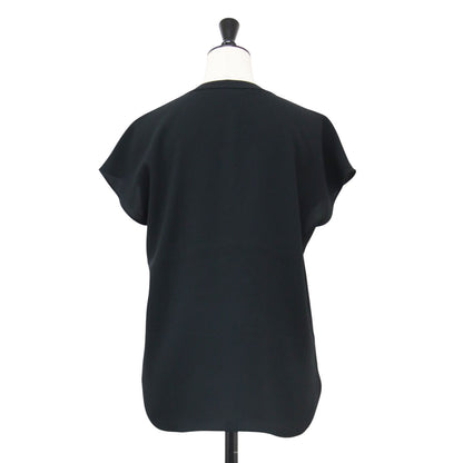 25春夏 サテンクレープ スキッパー ブラウス / SATIN CREPE EASY POPOVER プルオーバー フレンチスリーブ ノーカラー スリット