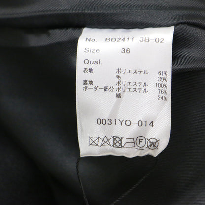 フリル ノーカラー ショートジャケット / SHOULDER FRILL BLOUSON BD2411-3B-02 / ボレロ 長袖 クルーネック コンパクト ウール