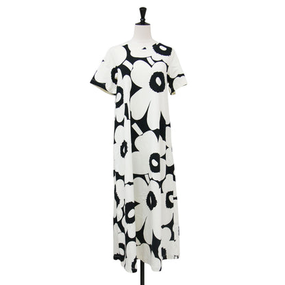 25秋冬 フラワー プリント Tシャツワンピース / Pisteinen Unikko dress ドレス ロング丈 Aライン フレア クルーネック 半袖 花柄 コットン