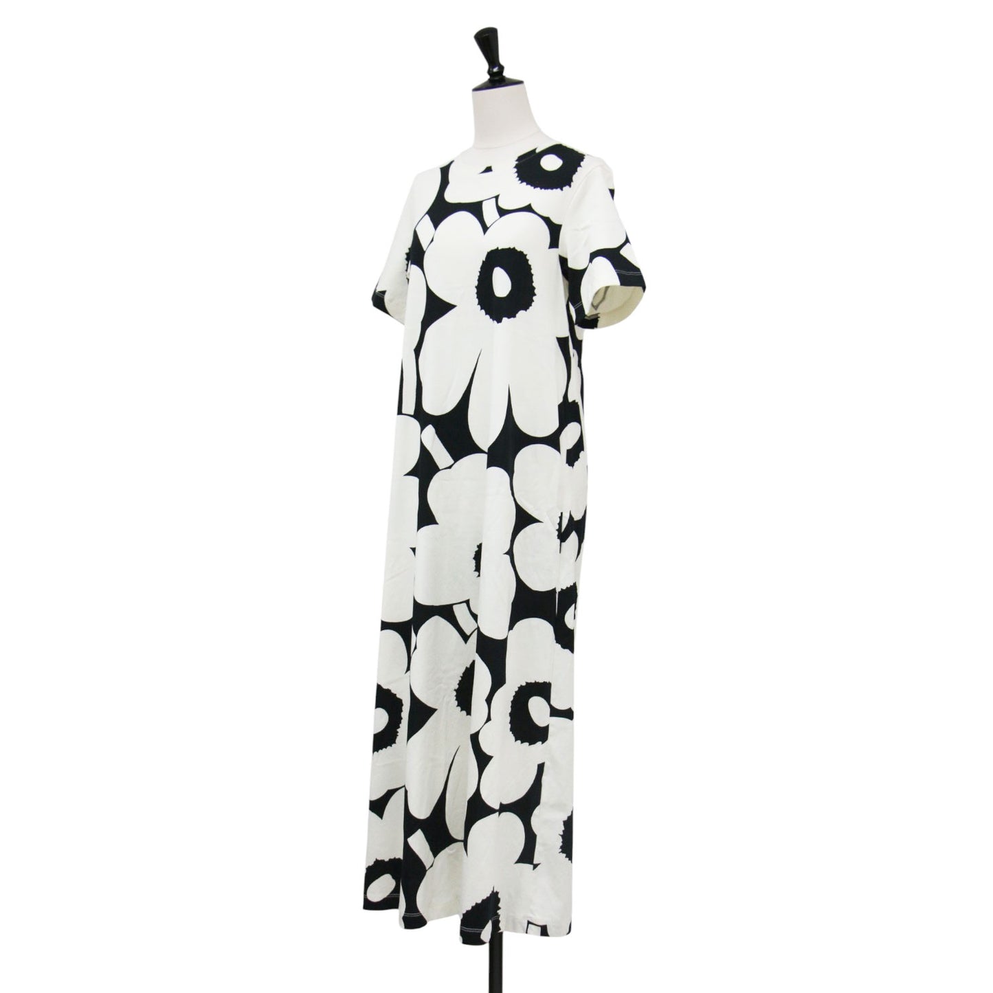 25秋冬 フラワー プリント Tシャツワンピース / Pisteinen Unikko dress ドレス ロング丈 Aライン フレア クルーネック 半袖 花柄 コットン