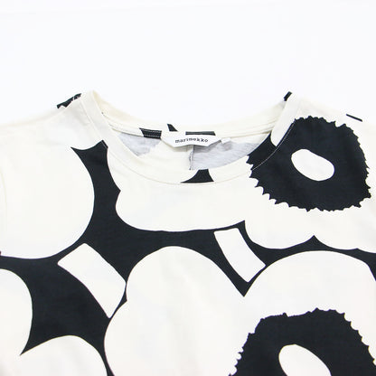 25秋冬 フラワー プリント Tシャツワンピース / Pisteinen Unikko dress ドレス ロング丈 Aライン フレア クルーネック 半袖 花柄 コットン