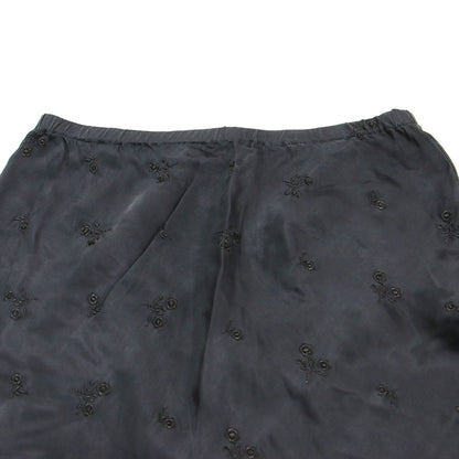 × Bshop 別注 26春夏 キュプラフラワーエンブロイダリースカート / ロング丈 Iライン ウエストゴム オーバーサイズ バックファスナー 刺繍 花柄 光沢 ウォッシャブル