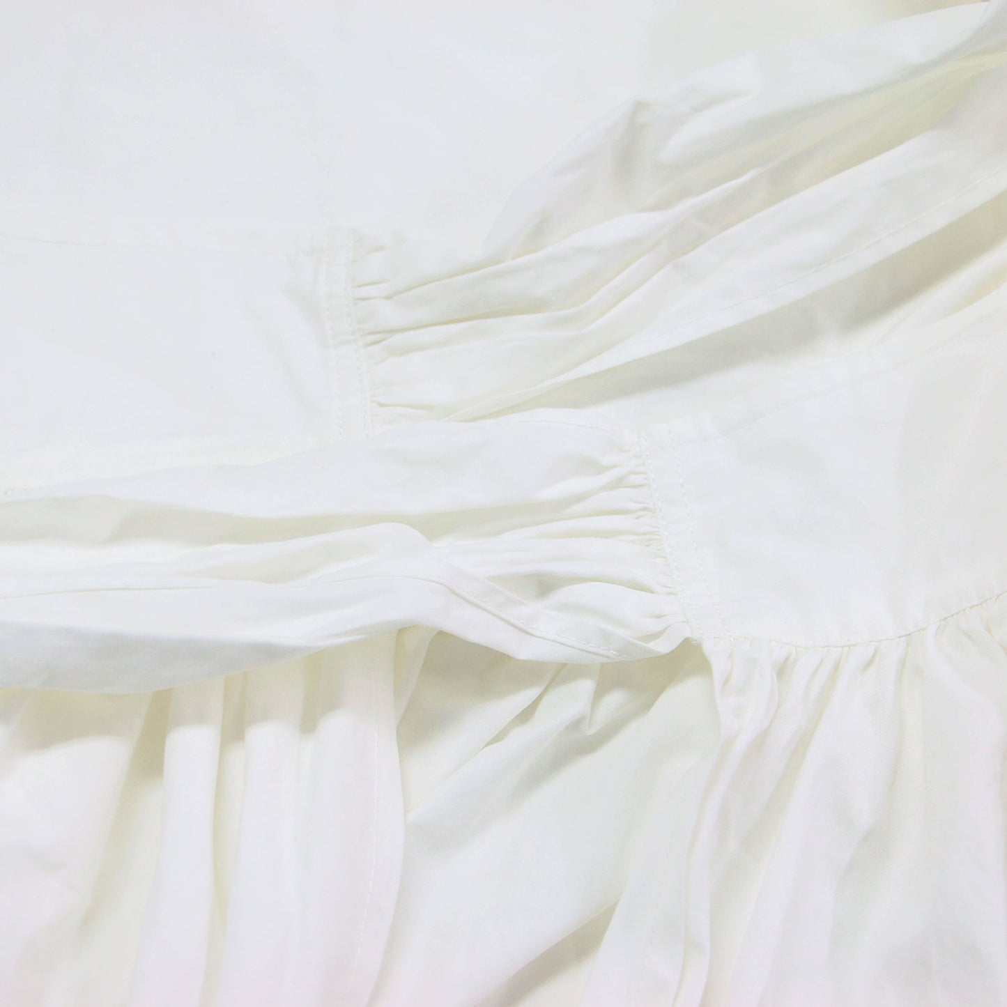 × BEAMS COUTURE ギャザーのエプロンドレス