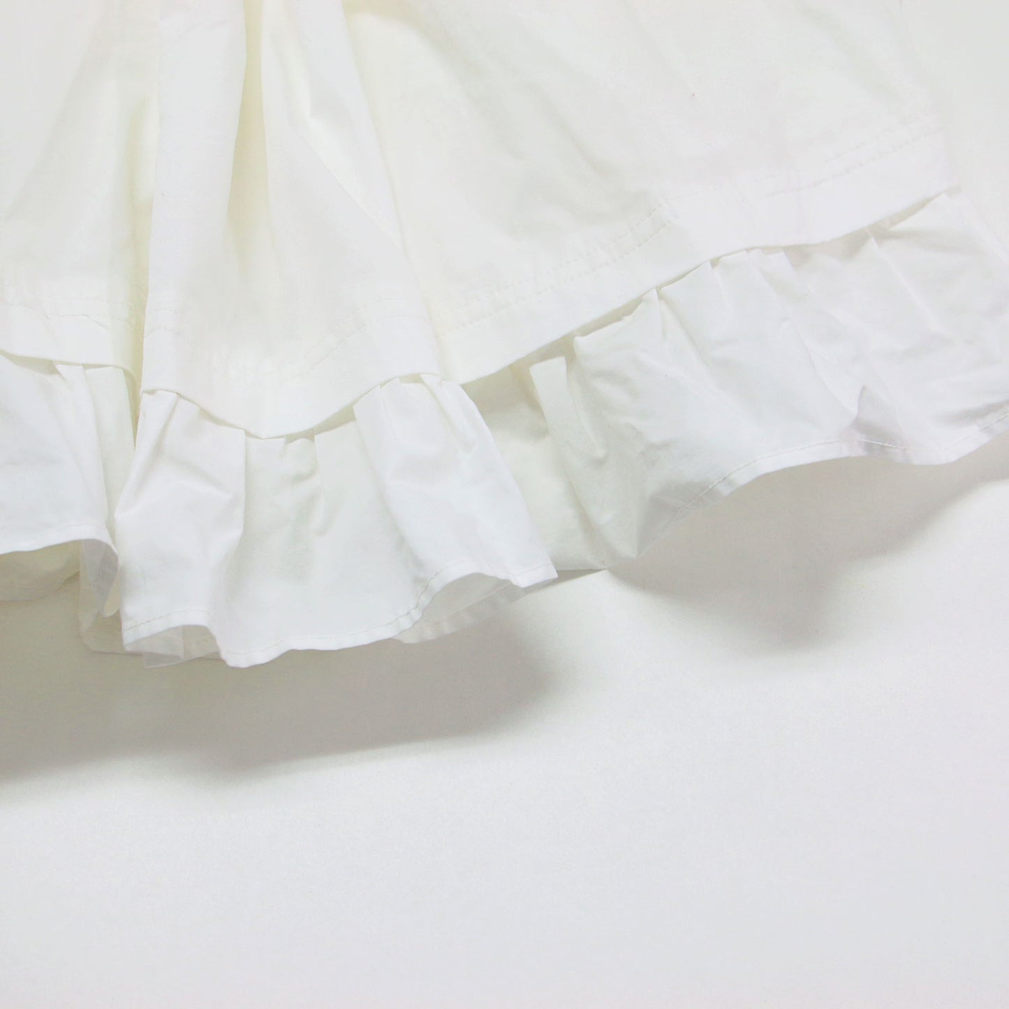 × BEAMS COUTURE ギャザーのエプロンドレス